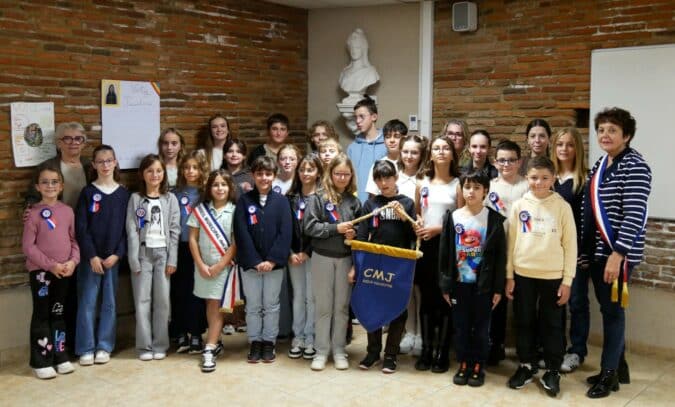 Maryse Vézat-Baronia Maire de Rieux a félicité les jeunes du conseil .