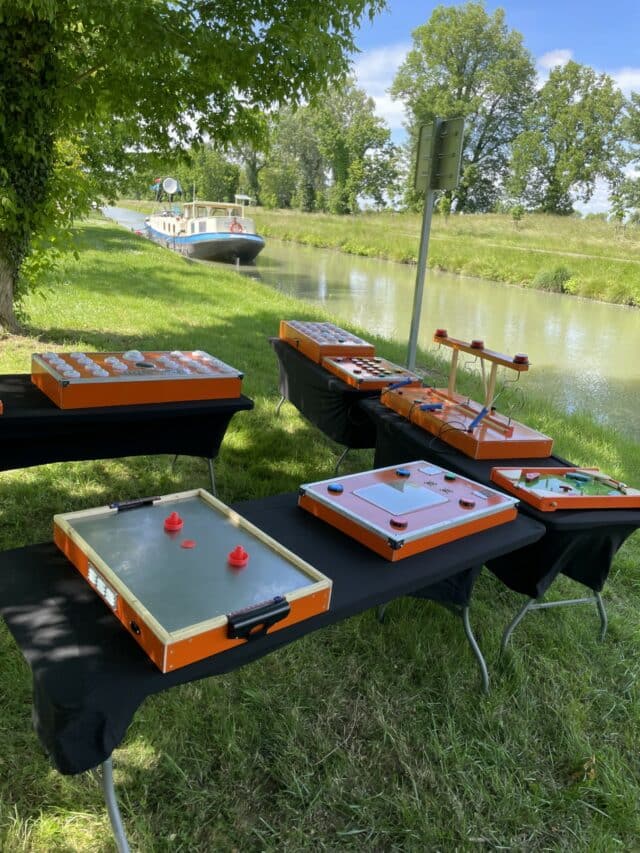 Y aura-t-il des jeux en bois ?