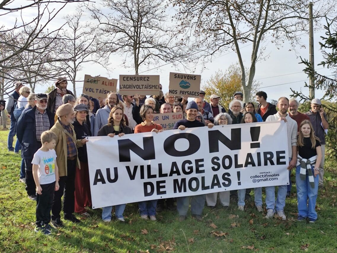 Le rassemblement du 15 novembre contre le projet agrivoltaïque de Molas. (crédit photo association Sauvegarde des Terres Commingeoises).