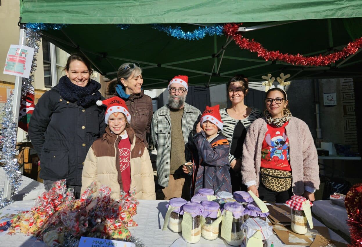 Un beau dimanche à Aurignac avec le marché de Noël de l'APE.
