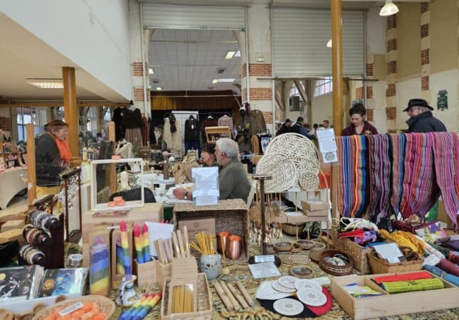 Le marché de Noël à Castelnau Magnoac, une journée rutilante et festive.