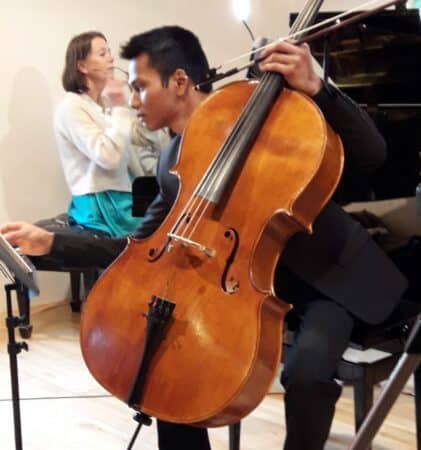Antoine Moulard au violoncelle et Elisabeth Roelly au piano prochainement en concert à Charlas.