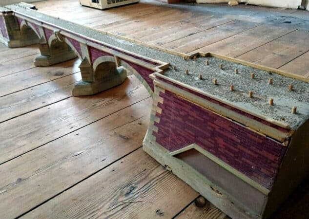 Une maquette au 1/75 du pont dit « Pont de Pierre »