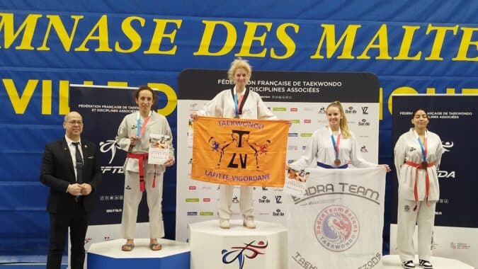 Sonia Coinon championne de France de taekwondo en catégorie master, dans la division des -67 kg.