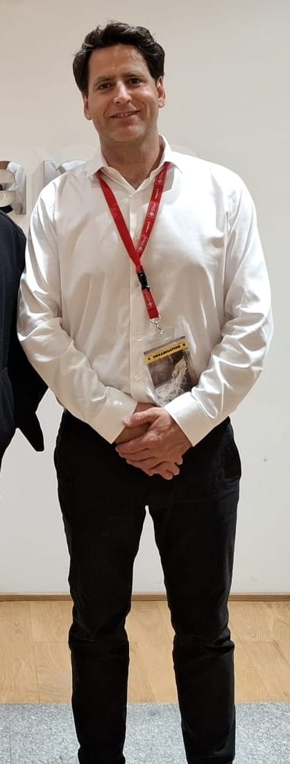 c'est pour moi avant tout d'être présent, aujourd'hui et demain, pour toutes et tous, afin de répondre à vos attentes.