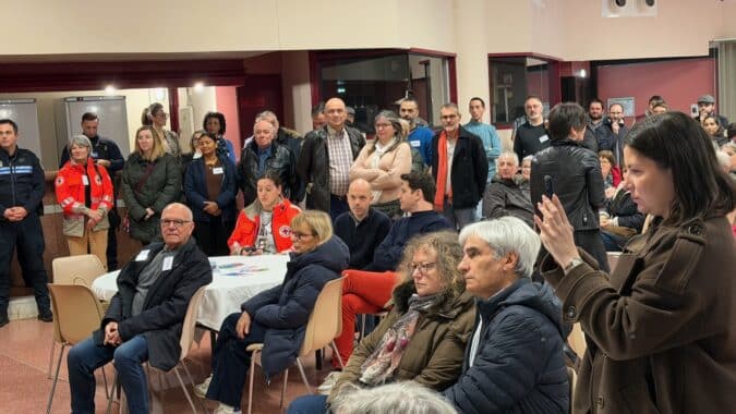 Il y avait foule pour les derniers voeux. Une partie de l'assistance