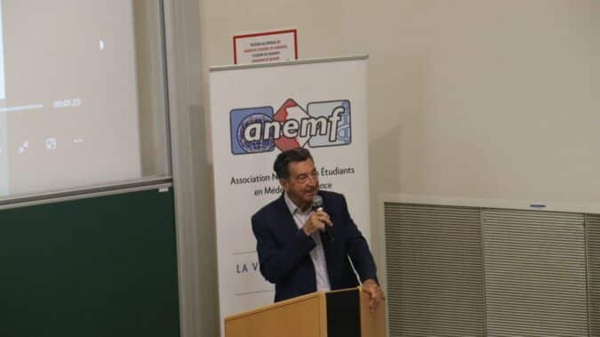 Bernard Bros durant son intervention