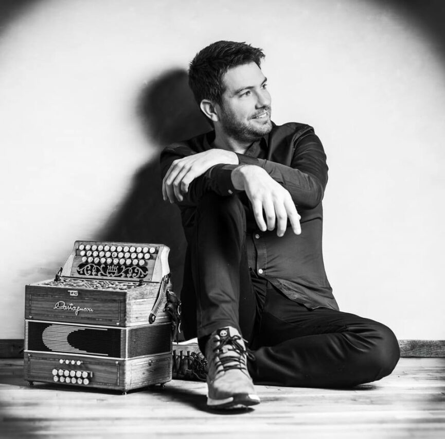 Rémi Geffroy et TradiCool animeront la soirée organisée par Lacunapa autour des musiques et danses traditionnelles.