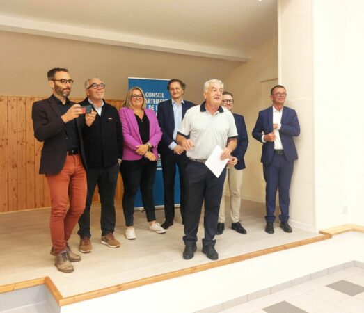 Le maire de Peyrissas, Guy Loubeyre, lors de l'inauguration de la salle des fêtes.