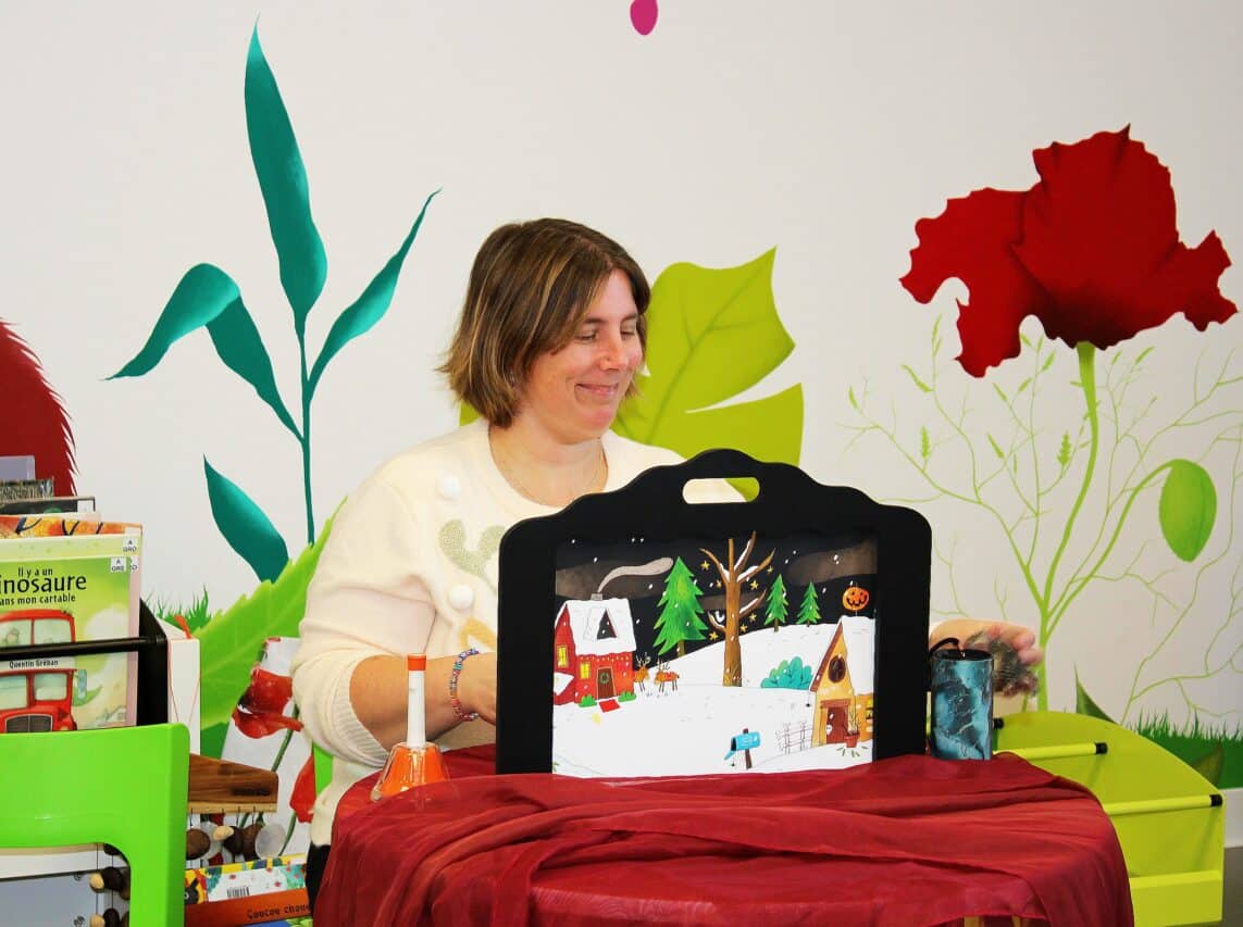 Cyrielle animatrice à la ludothèque de Boulogne.