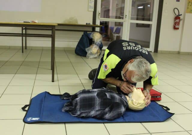 Se former aux gestes de premiers secours peut sauver des vies. (photo d'illustration)
