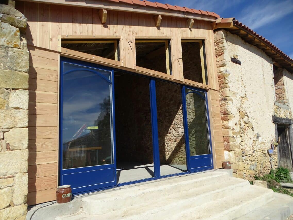 La salle de spectacle et de réunion du tiers-lieu la Glissade, accueillera nombre d'animations du mois de mars.