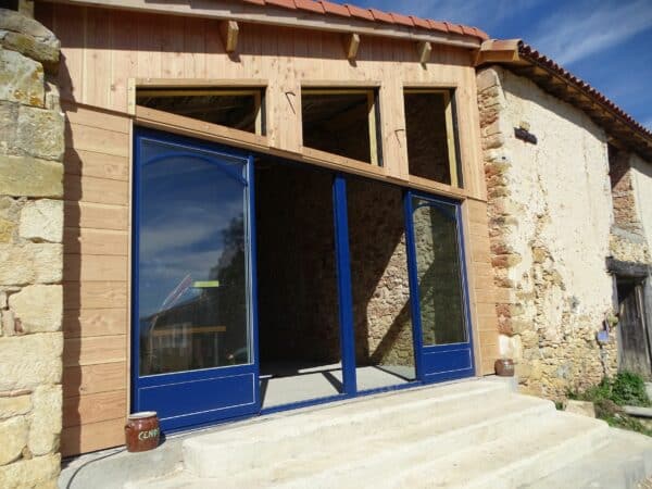 La salle de spectacle et de réunion du tiers-lieu la Glissade, accueillera nombre d'animations du mois de mars.