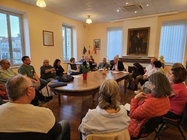 Le nouveau conseil municipal s'installe à la Mairie de Boulogne.