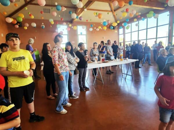 Goûter, troc de plantes et boîte à idées à la journée de Mondilhan.