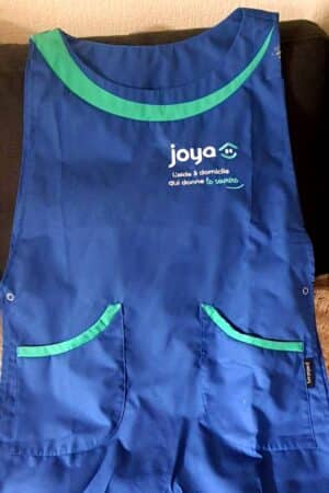 Le nettoyage des tenues est à leur charge
