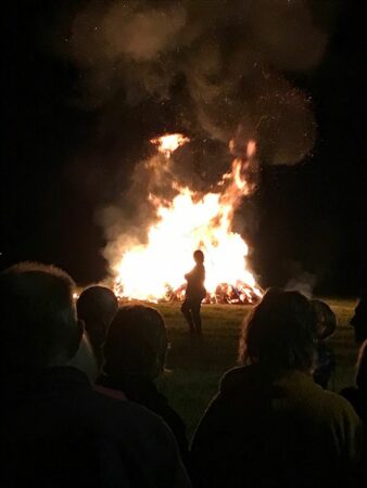 Réservez dès à présent pour la soirée du feu de la Saint Jean à Latoue.