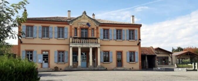 La place du village vous attend !