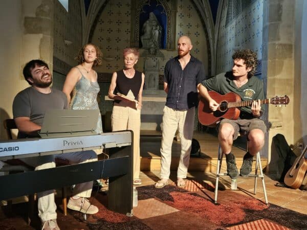 Joy Askew and friends, un moment partage musical à la chapelle de Monléon.