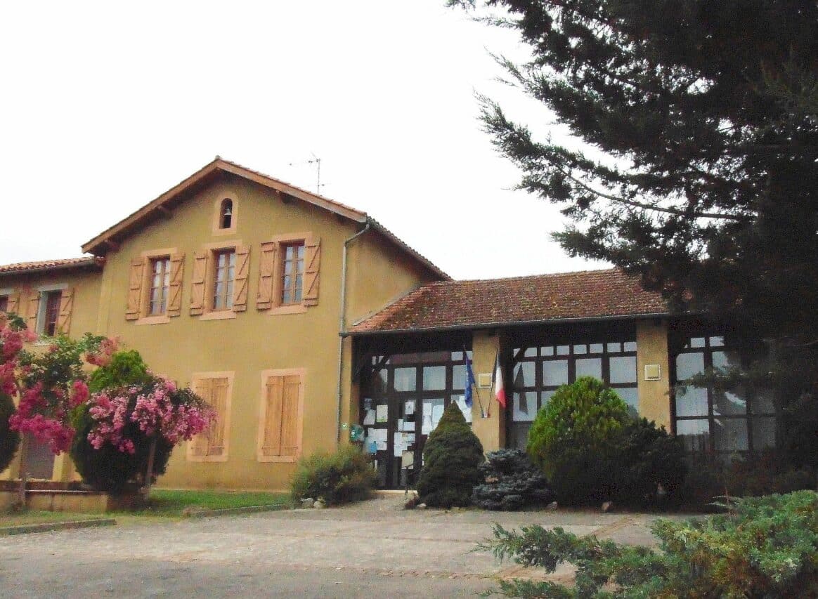 En raison de travaux, l'accès au bâtiment de la mairie de Sarremezan est impossible jusqu'au 21 juin.