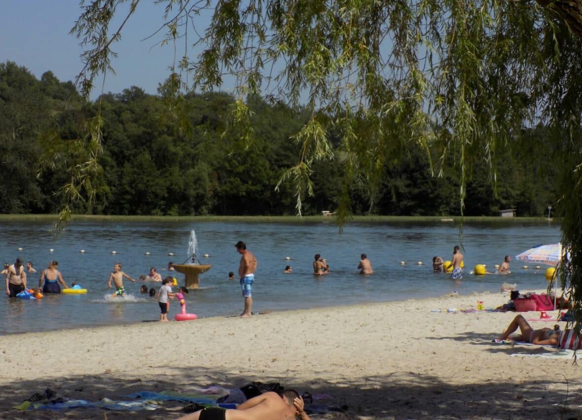 Activités de détente à la base de loisirs nautiques de Saramon. (photo illustration)