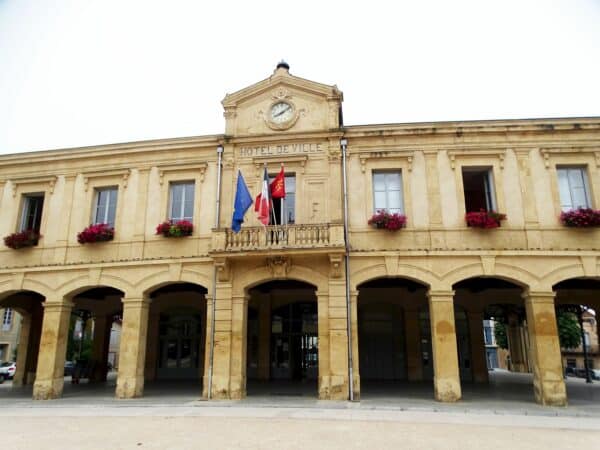 Les dates de fermeture de la mairie en août.