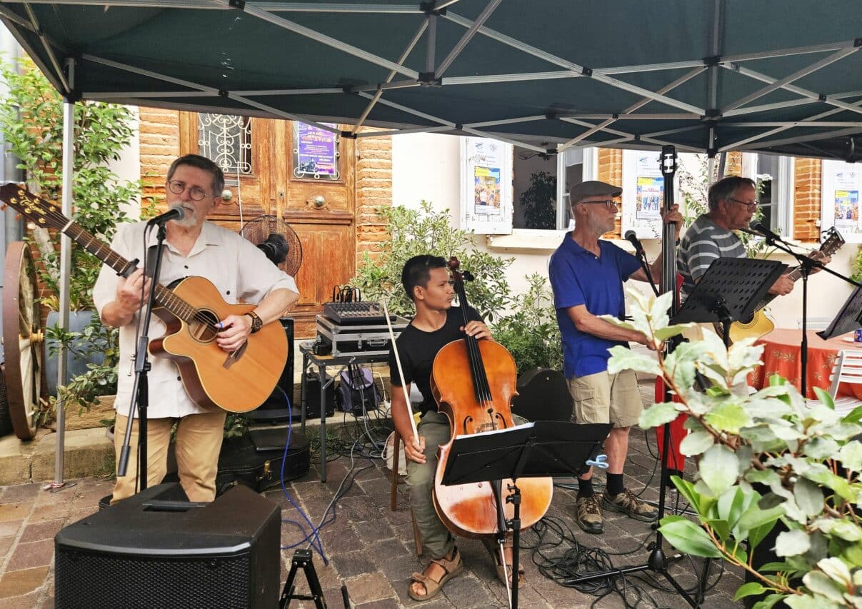 De la musique avant toute chose, avec le groupe Triangle + chez Broc'n Brol.