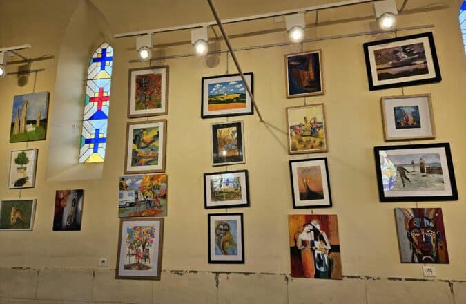 La superbe exposition organisée par Camell'Arts (ici les oeuvres de l'atelier de peinture de Péguilhan).