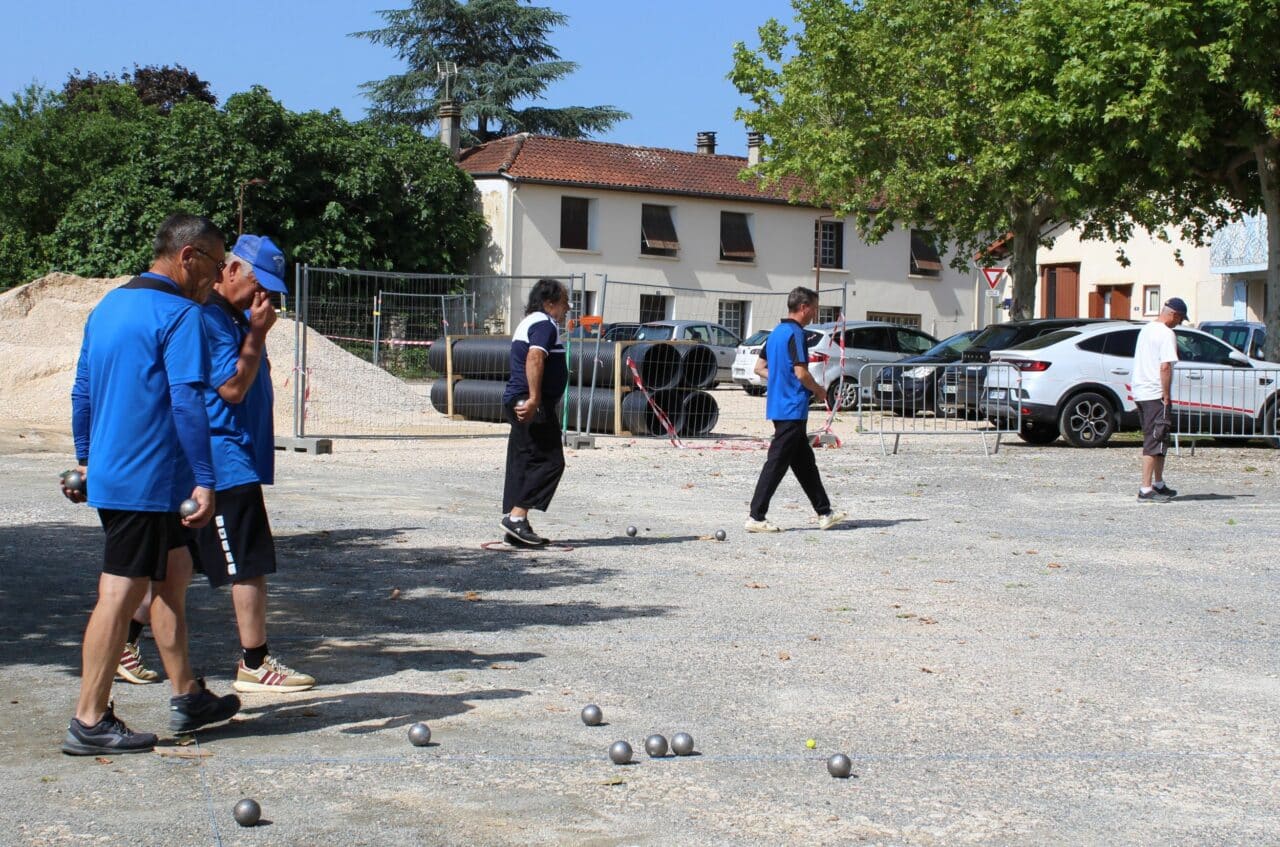 Des jeux de boules tout l'été avec la pétanque Boulonnaise.