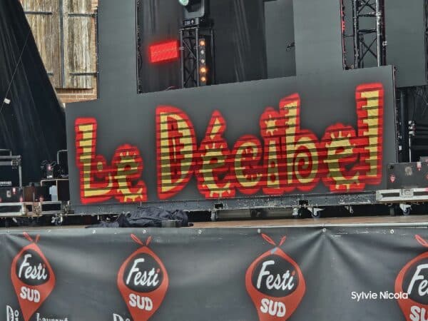 Sur la scène les groupes de musique ont mis l'ambiance tout au long de la fête du 15 août (ici le Podium Le Décibel).
