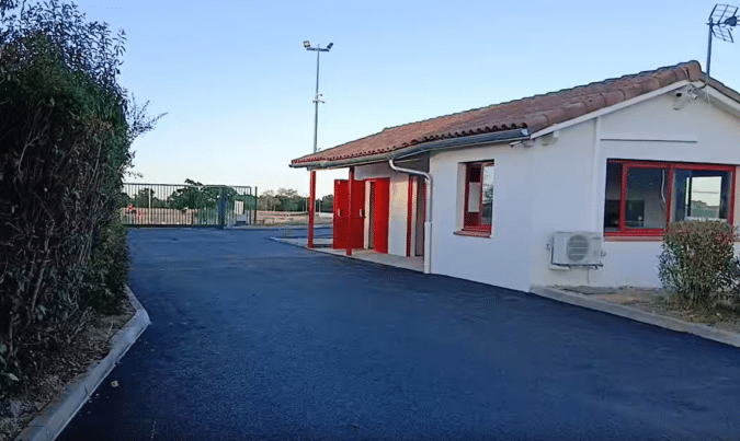 Les locaux se sont parés d’une magnifique couleur rouge