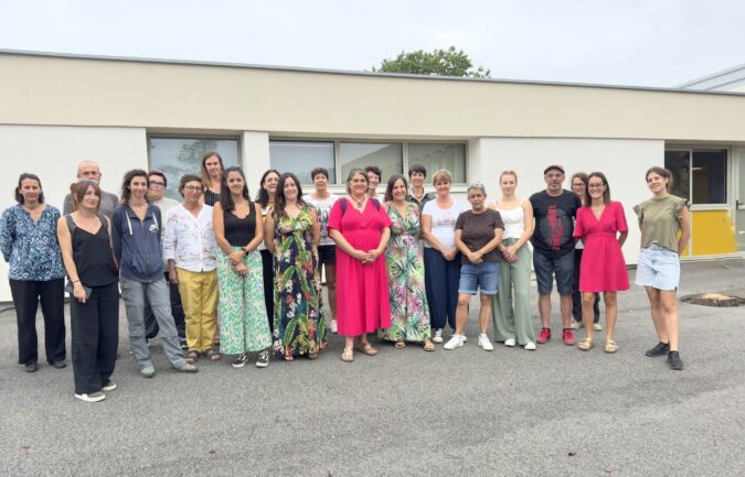 L'équipe enseignante et périscolaire au groupe La Gardette de Boulogne.