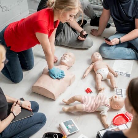Conseils pratiques, échange et rencontre entre parents.
