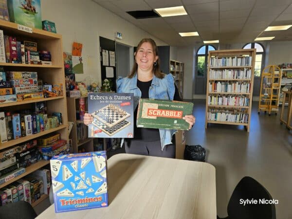 Cyrielle Gazeau, responsable de la ludothèque, attend les séniors pour des matinées de jeux.