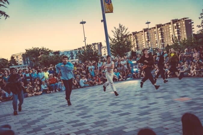 Un spectacle de danse au-delà des limites avec Pronomade(s) et la Compagnie Point Bar. (photo illustration Pronomades).