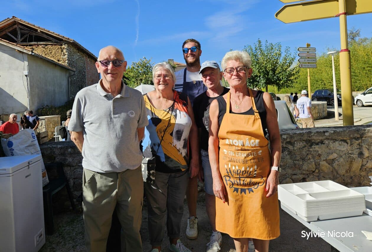 Une partie du Comité des fêtes, organisateur du vide-greniers à Montmaurin.
