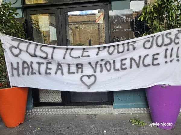 Un rassemblement pacifique en hommage à José Capela, restaurateur mort sous les coups de ses agresseurs à Saint-Gaudens.