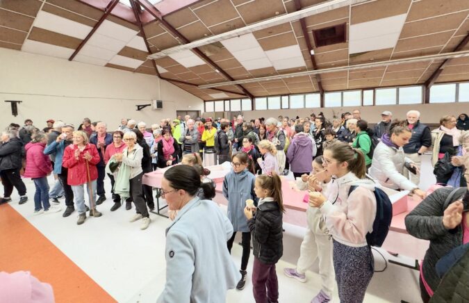 Les associations mobilisées pour la journée Octobre Rose à Boulogne.